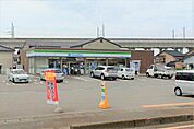 コンビニ「ファミリーマート金沢百坂店まで82ｍ」