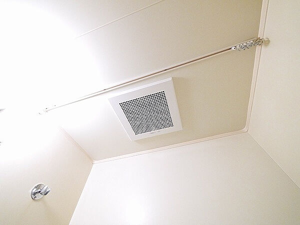 画像26:換気扇で浴室内を快適に保てます