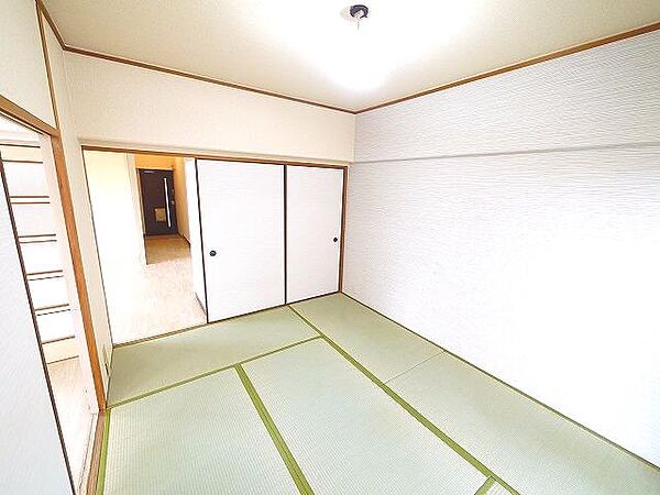 画像18:日本らしい落ち着いた雰囲気の和室です