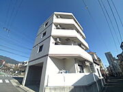 お洒落な外観のマンションです