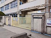 北宮小学校まで440m