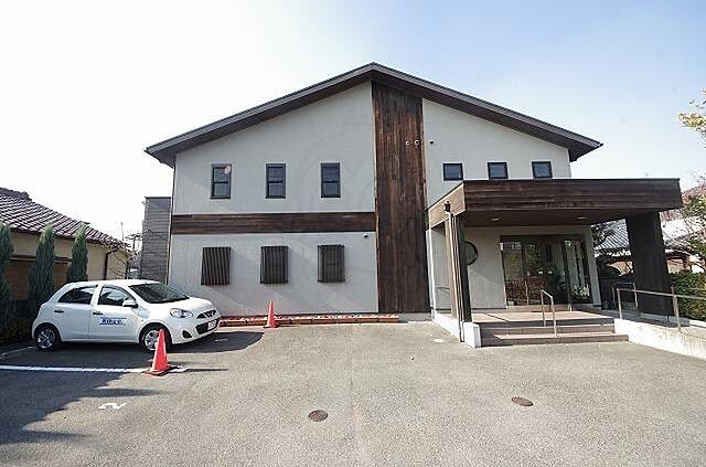 4 / 34