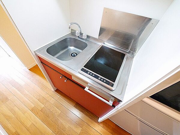 画像4:コンパクトなキッチンで掃除もラクラクです