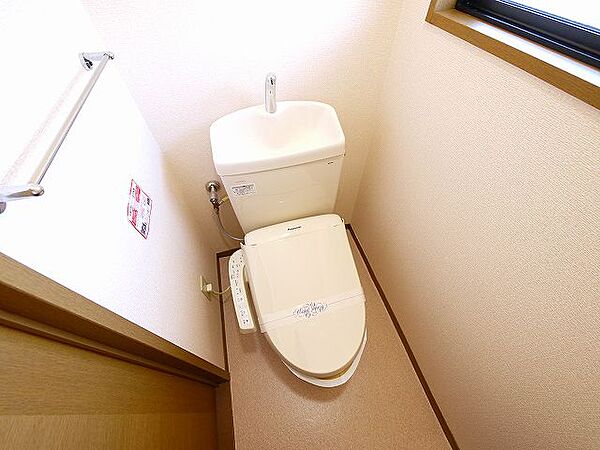 画像8:清潔感のあるトイレです