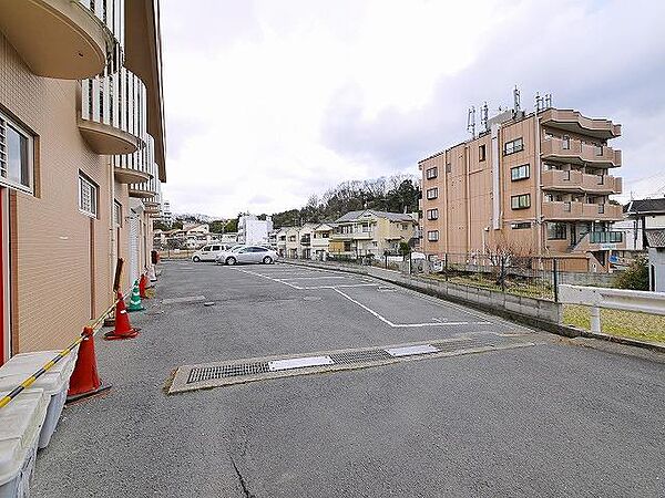 画像16:駐車場に車を止められます