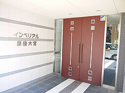 清潔なエントランスです