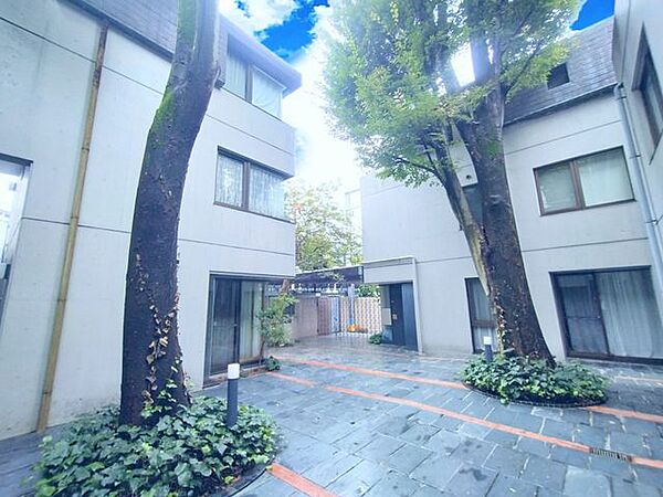 エントランスを拡大表示