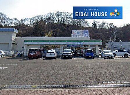 ファミリーマート富谷成田八丁目店 徒歩8分。 640m
