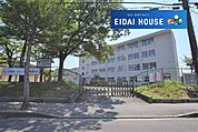 仙台市立長命ケ丘中学校 徒歩7分。 560m