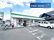 ファミリーマート若林上飯田店 徒歩4分。 320m
