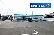 ファミリーマート岩沼中央四丁目店 徒歩9分。 690m