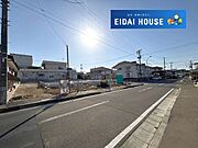 前面道路含む外観