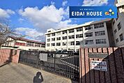 仙台市立鶴巻小学校 徒歩27分。 2150m