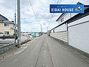 前面道路含む外観
