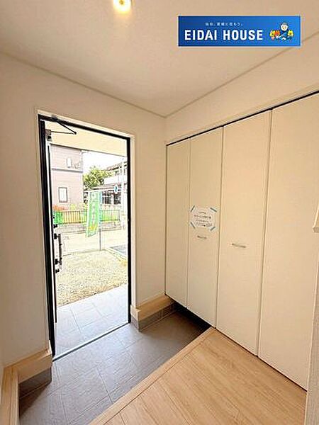 玄関を拡大表示