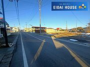 前面道路含む外観