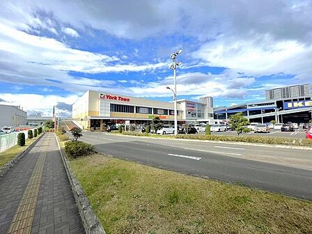 ヨークベニマルあすと長町店 徒歩15分。 1170m