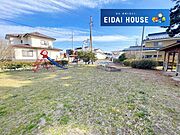 約40ｍ先に町浦チビッコ広場があります♪