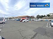 ウジエスーパー塩釜店 徒歩11分。 830m