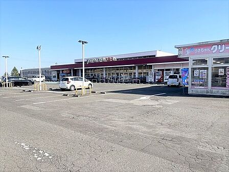 ヤマザワ茂庭店 徒歩6分。 460m