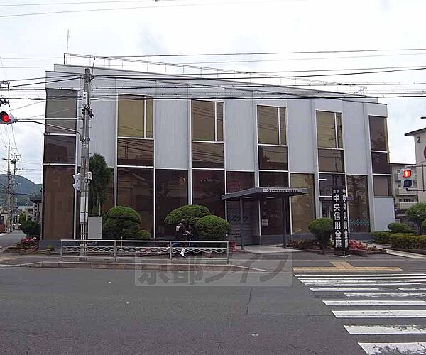 画像15:京都中央信用金庫 常盤東支店まで349m 丸太町通り沿いにございます。駐車場完備。