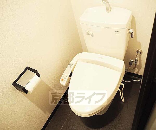 画像8:ウォシュレット付きのトイレです。