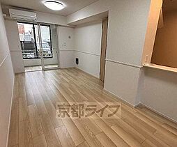 トムズガーデン園部　II 1階1LDKのリビング/ダイニング