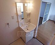 嬉しいシャンプードレッサ付きの洗面台です