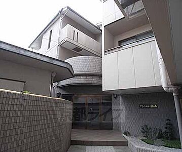 外観:入り口が豪華なマンションです。 外観:入り口が豪華なマンションです。