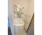 独立シャワー洗面台です。