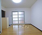 広々としたお部屋です。