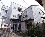 敷地内に家主さん在中で安心です。