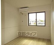 風通しのいい洋室です