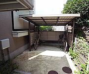 屋根付きの駐輪場です。