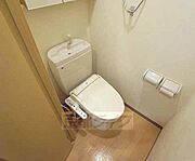 ウォシュレット付きのトイレです。