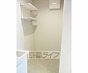 洗濯機は奥に
