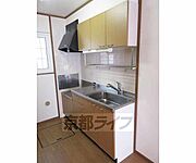 調理器具の収納も豊富です・
