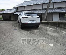 27 / 33