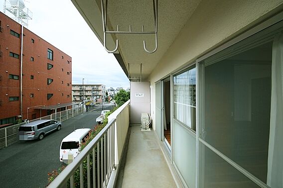 隣の建物との距...