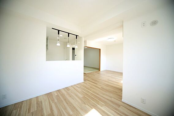 明るい光が差し...