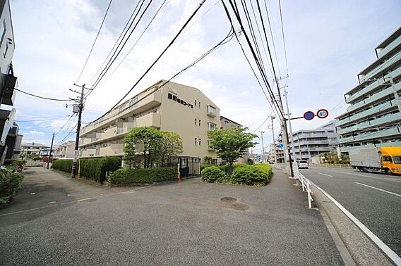 前面道路には、...