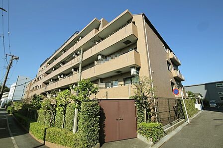 東急田園都市線「江田」駅まで、徒歩11分です! ブルーライン「中川」駅には、徒歩13分です♪