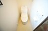トイレ：温水洗浄機能付きのトイレで、いつも快適に♪