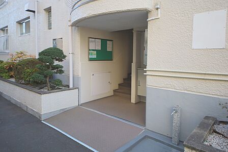 東急コミュニティーへの、委託管理となっております♪