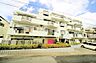 その他：マンションの敷地内には、植栽が施されております♪