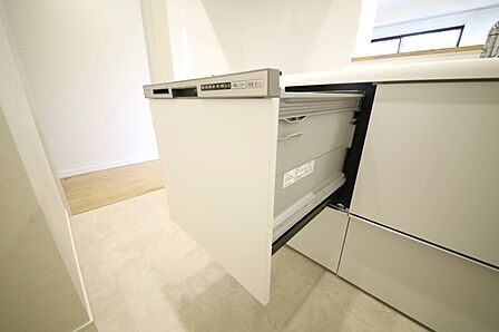 食器洗い乾燥機付きで、洗い物の時間をご家族のお時間に。