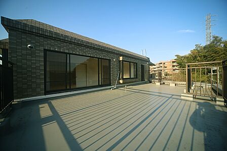 34.33平米の、広々としたルーフバルコニーがございます♪