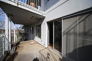 お洗濯物が良く乾きそうな、南向きのワイドバルコニーです♪