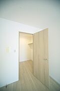 ウォークインクロゼットが設置されております♪