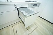 食器洗い乾燥機付きで、洗い物の時間をご家族のお時間に。